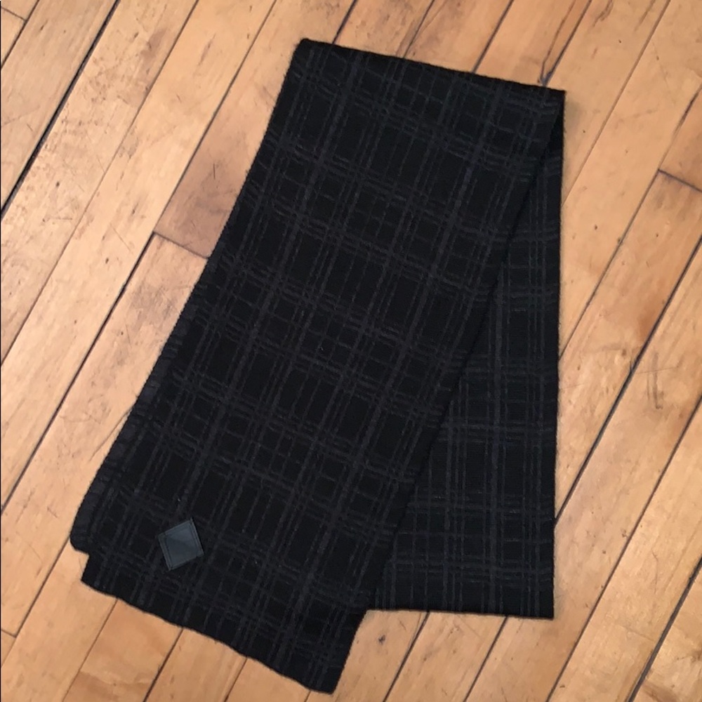 K1X Black Patterned Scarf